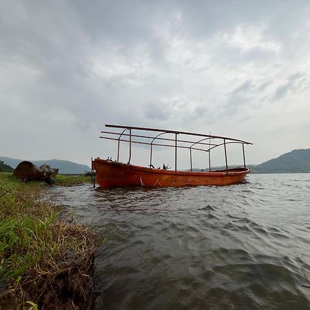 Hotel Mauli Agro Farm Dam View Resort Satara Esterno foto